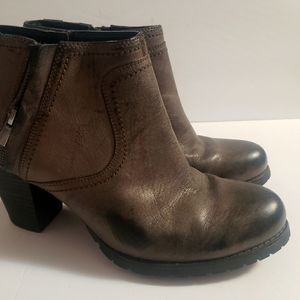 Clark's Mission Halle Genuine Distressed Leather *New*